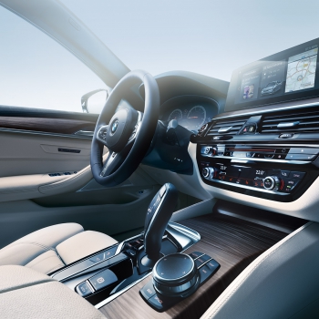 bmw-kuehne-5er-bmw-connected-car.jpg